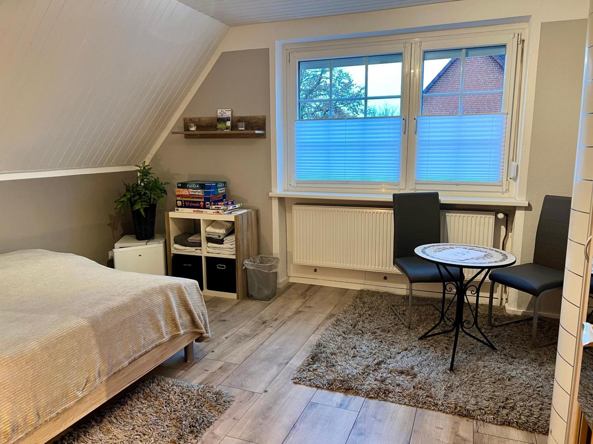 Zimmer M. Doppelbett, Zustellbett F. 3. Pers. Mgl. Reppenstedt Bagian luar foto